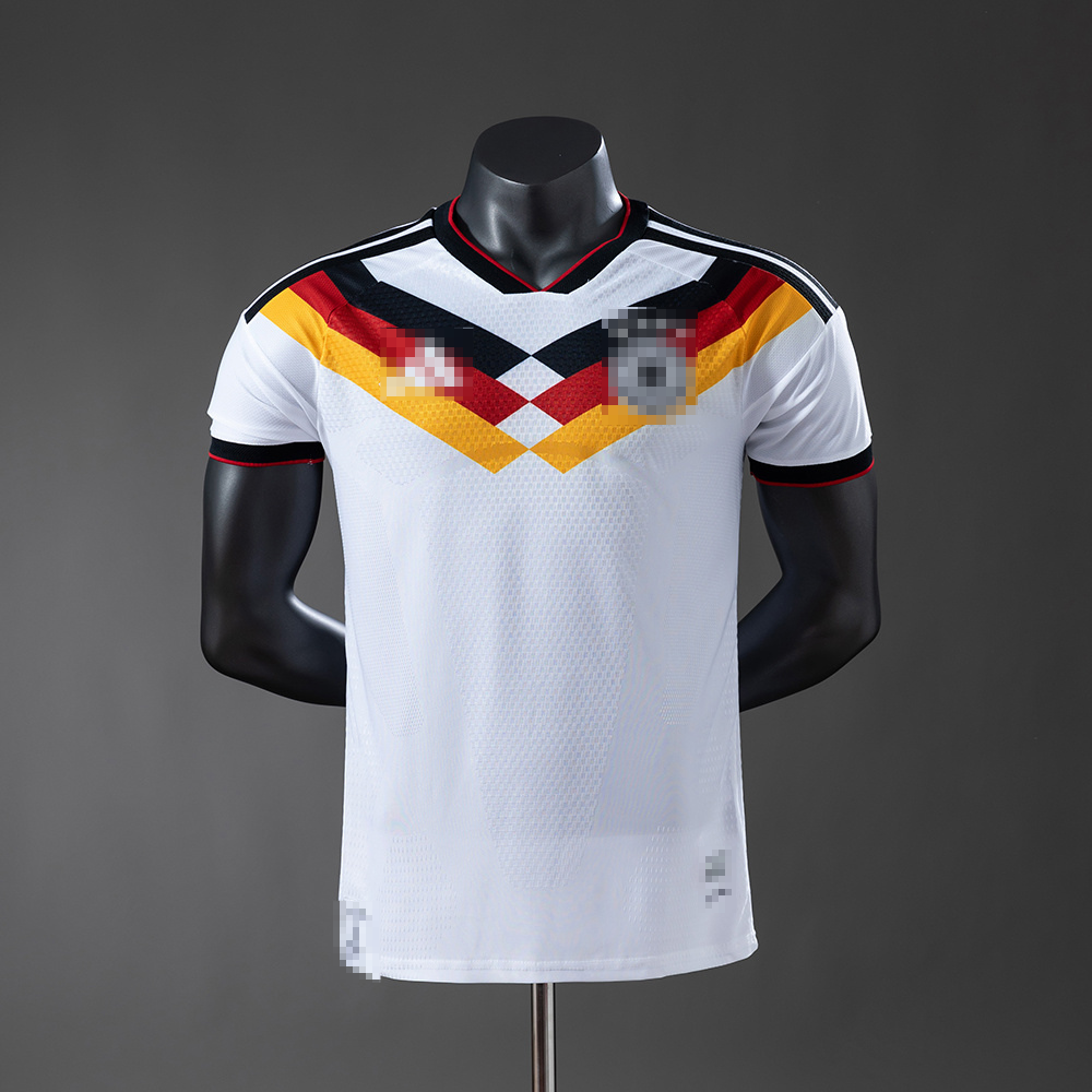 1ª EQUIPACIÓN ALEMANIA 2026 VERSIÓN JUGADOR (RÉPLICA)