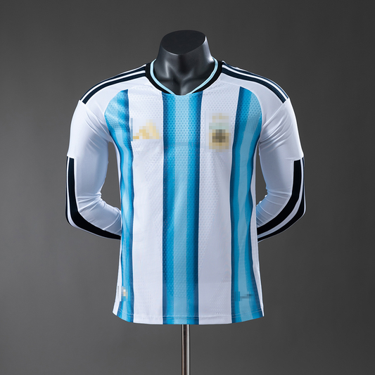 1ª EQUIPACIÓN ARGENTINA 2026 VERSIÓN JUGADOR MANGA LARGA (RÉPLICA)
