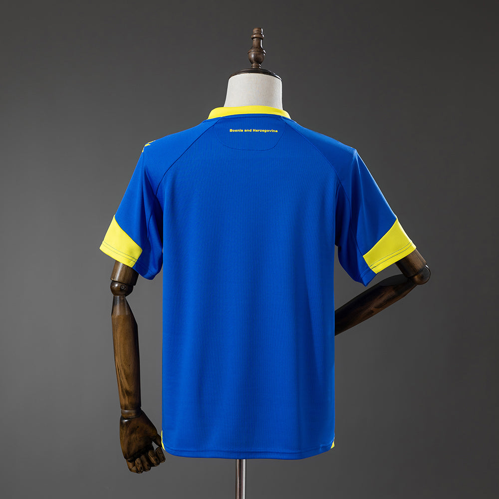 1ª EQUIPACIÓN BOSNIA Y HERZEGOVINA MUNDIAL 2026 (RÉPLICA)